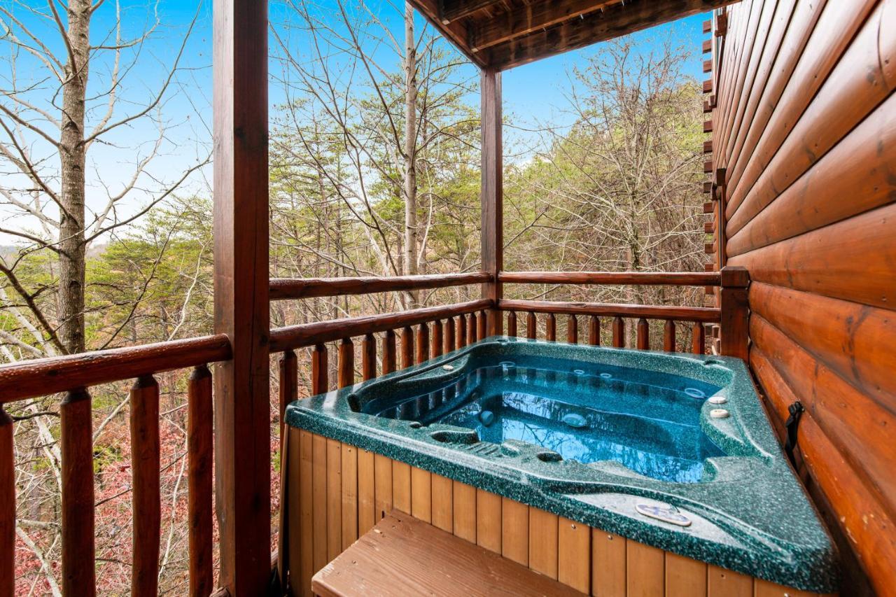 Grizzly Manor Villa Pigeon Forge Exterior photo