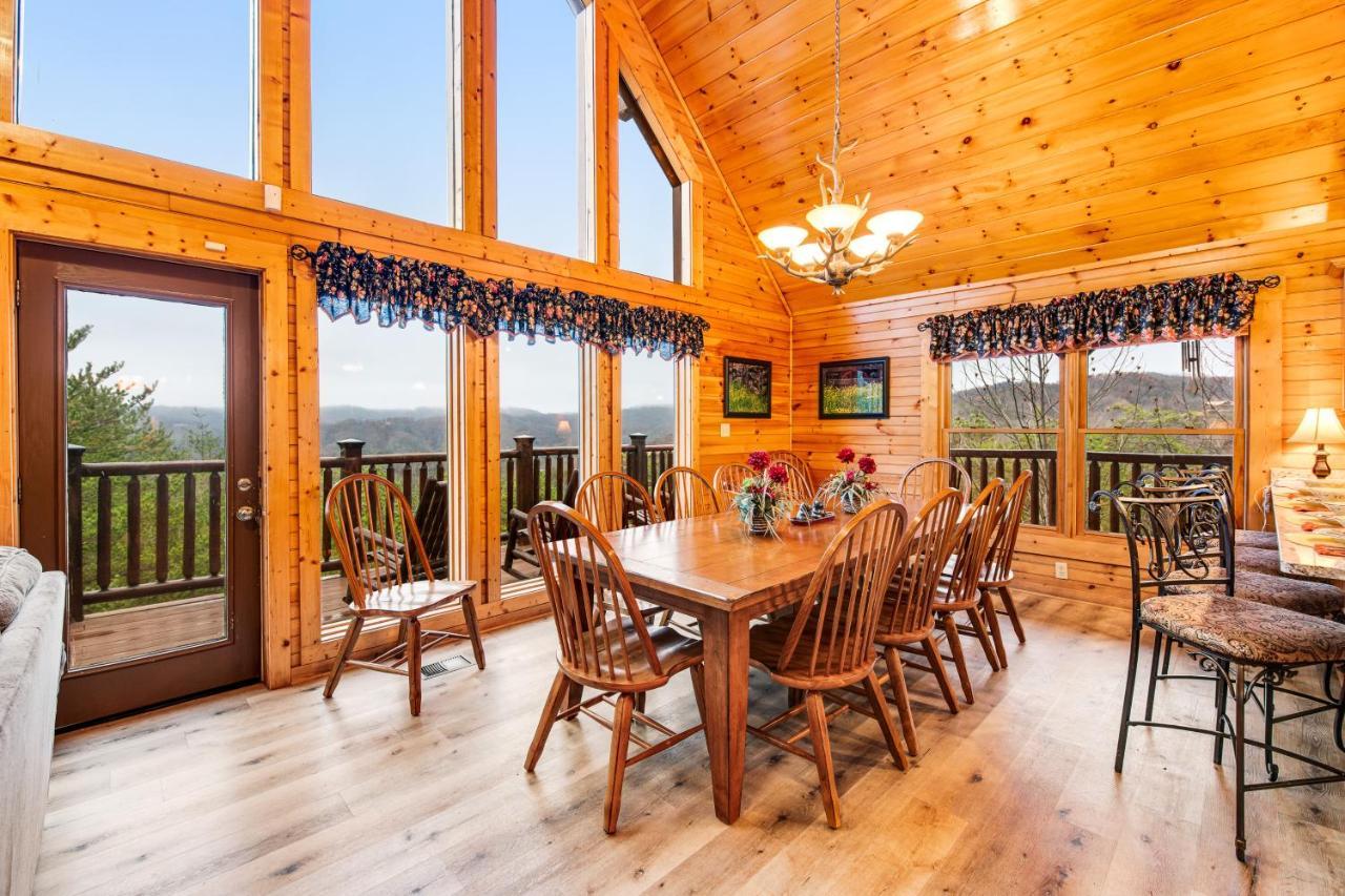 Grizzly Manor Villa Pigeon Forge Exterior photo