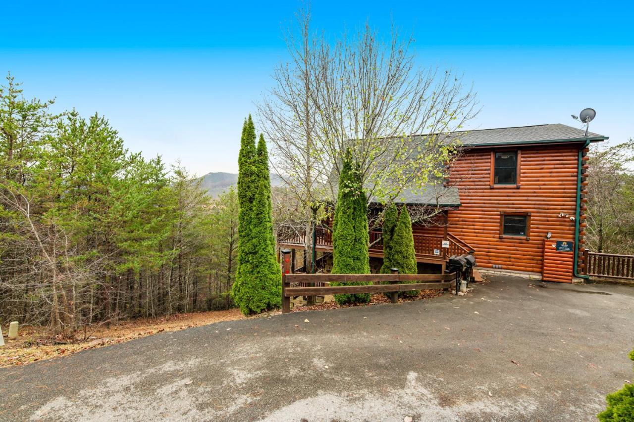 Grizzly Manor Villa Pigeon Forge Exterior photo